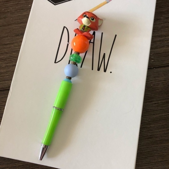 Disney Doorables: Zootopia: Nick handmade beaded pen - Picture 2 of 3
